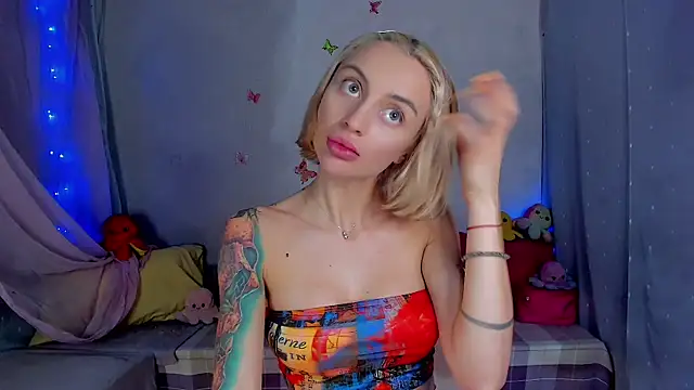 LickLizzy online show from October 17, 10:13 pm