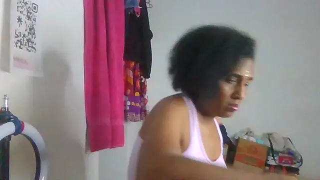 Snapshot of Aishamara chatting on October 13, 7:00 am Aishamara online show from October 13, 7:00 am