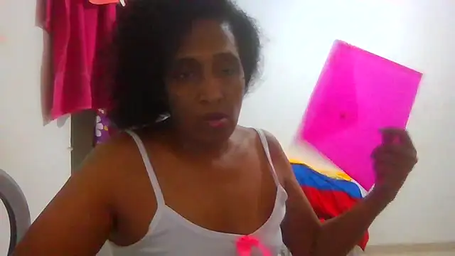 Snapshot of Aishamara chatting on October 3, 2:27 am Aishamara online show from October 3, 2:27 am