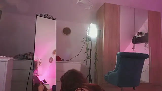 Snapshot of Amaliamour chatting on October 13, 5:32 am Amaliamour online show from October 13, 5:32 am