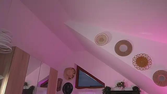 Snapshot of Amaliamour chatting on October 9, 5:22 am Amaliamour online show from October 9, 5:22 am