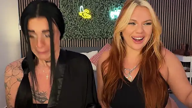 Snapshot of AnjaAmelia chatting on November 1, 8:02 pm AnjaAmelia online show from November 1, 8:02 pm