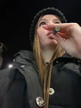 KrisMagnoly online show from October 19, 5:37 pm