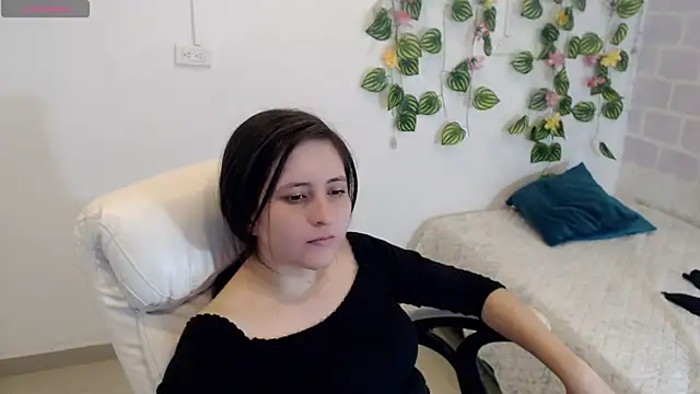 Snapshot of tania_sweet__ chatting on October 23, 3:29 pm tania sweet   online show from October 23, 3:29 pm