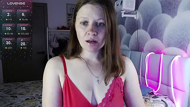 Snapshot of alekasamui chatting on October 4, 7:58 am alekasamui online show from October 4, 7:58 am