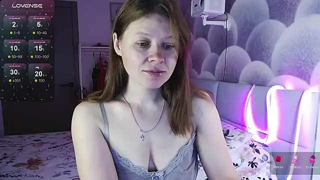 Snapshot of alekasamui chatting on October 26, 12:17 am alekasamui online show from October 26, 12:17 am