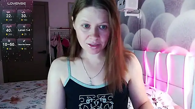 Snapshot of alekasamui chatting on October 19, 12:45 am alekasamui online show from October 19, 12:45 am