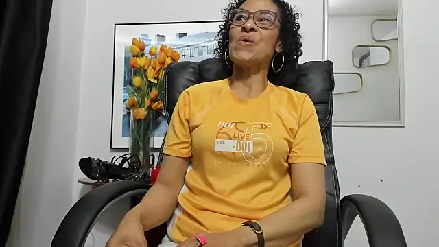 Snapshot of Aries_Mature chatting on September 21, 10:19 pm Aries Mature online show from September 21, 10:19 pm