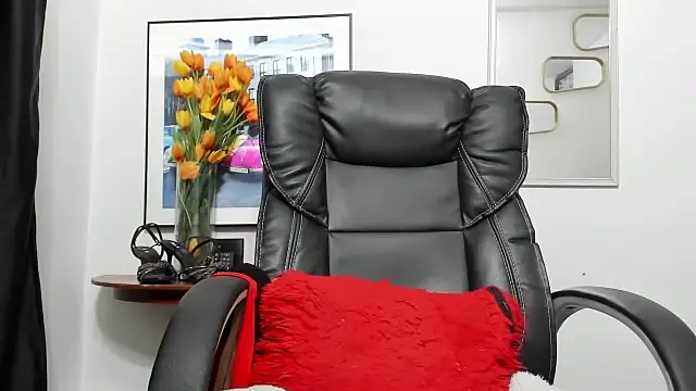 Snapshot of Aries_Mature chatting on October 2, 6:24 pm Aries Mature online show from October 2, 6:24 pm