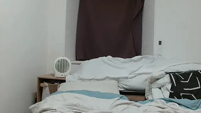 Snapshot of desirmiss1 chatting on September 27, 7:37 am desirmiss1 online show from September 27, 7:37 am