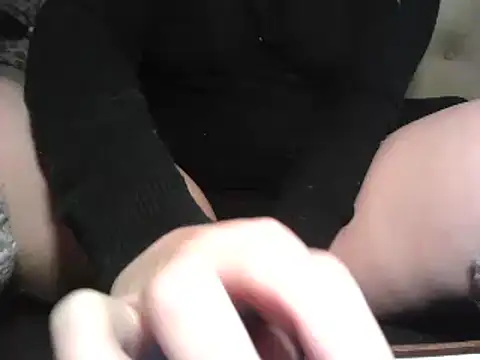 Snapshot of Alma_Evelynne chatting on October 14, 11:29 pm Alma Evelynne online show from October 14, 11:29 pm