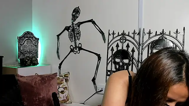 beauti wild25 online show from October 3, 7:08 pm