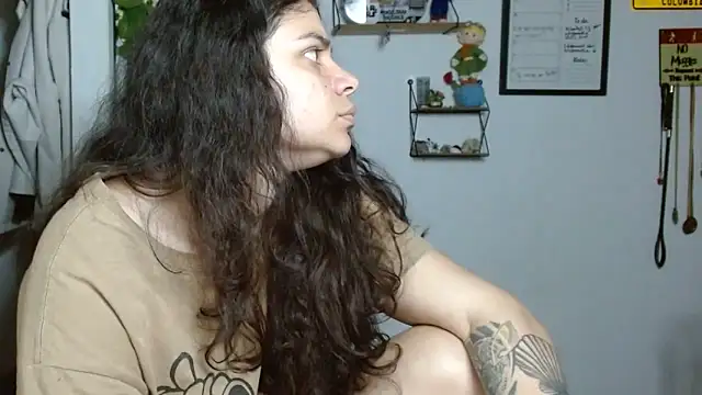 Snapshot of Nikkykora15 chatting on October 25, 2:19 am Nikkykora15 online show from October 25, 2:19 am