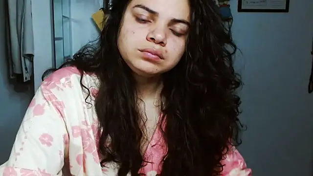 Snapshot of Nikkykora15 chatting on October 16, 12:35 am Nikkykora15 online show from October 16, 12:35 am