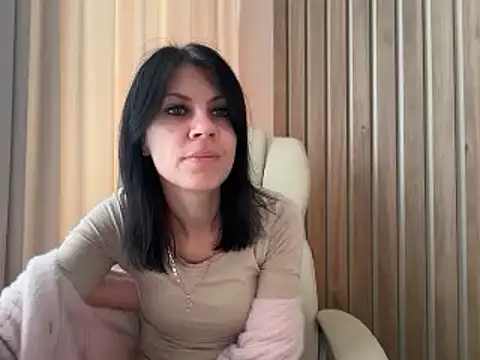 Snapshot of InjaAtHome chatting on October 1, 6:18 am InjaAtHome online show from October 1, 6:18 am