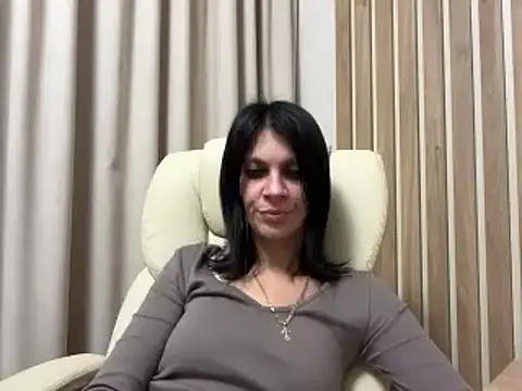 Snapshot of InjaAtHome chatting on October 13, 5:48 pm InjaAtHome online show from October 13, 5:48 pm