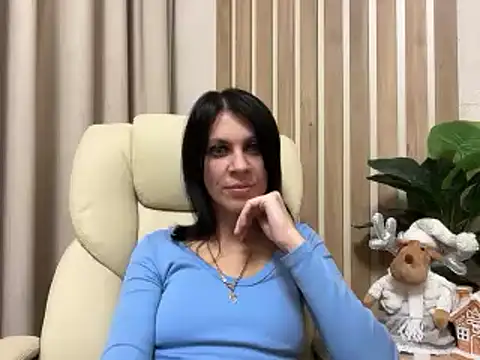 Snapshot of InjaAtHome chatting on October 25, 5:31 pm InjaAtHome online show from October 25, 5:31 pm