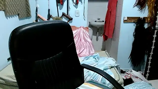 Snapshot of squirt322bbw chatting on September 26, 1:03 am squirt322bbw online show from September 26, 1:03 am