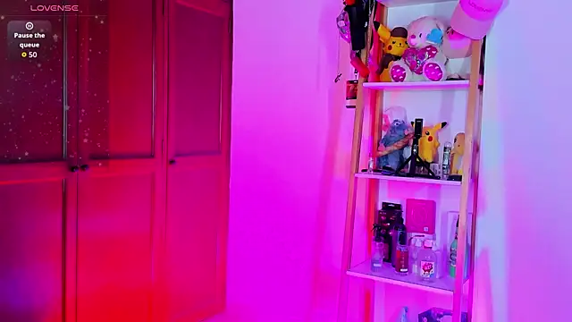 eymy-hadid online show from September 26, 2:15 pm