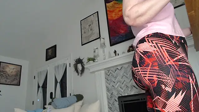 Snapshot of AuroraWillows chatting on October 15, 11:13 am AuroraWillows online show from October 15, 11:13 am