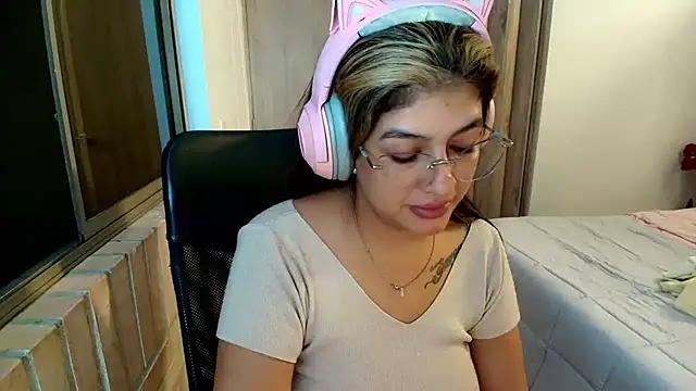 sara2520 online show from August 9, 12:51 am