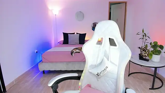 carleee winter online show from March 22, 12:38 am