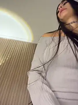 Sarasanders 4 online show from April 14, 2:22 am