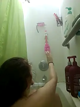 Snapshot of Snowbunnycake_131 chatting on October 11, 1:14 pm Snowbunnycake 131 online show from October 11, 1:14 pm