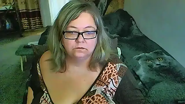 Snapshot of sex2 chatting on October 18, 8:17 am sex2 online show from October 18, 8:17 am