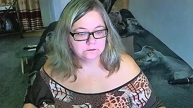 Snapshot of sex2 chatting on October 17, 3:21 am sex2 online show from October 17, 3:21 am