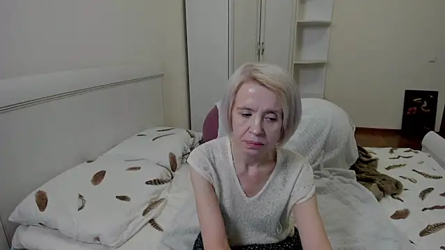 Snapshot of aminalive chatting on October 31, 10:03 pm aminalive online show from October 31, 10:03 pm