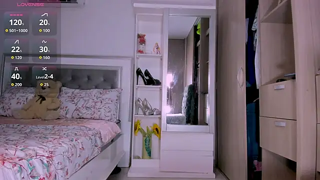 Snapshot of sharonDulce chatting on September 23, 3:37 am sharonDulce online show from September 23, 3:37 am