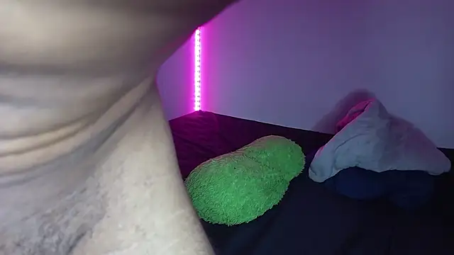 Snapshot of sweet_little232 chatting on October 26, 10:00 am sweet little232 online show from October 26, 10:00 am