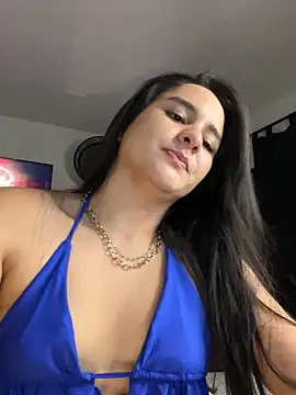 Mavie roses online show from October 31, 2:35 am