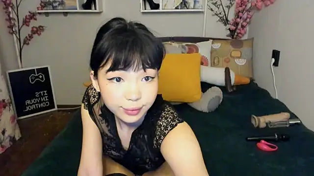 Snapshot of Stripchatlady chatting on October 12, 12:07 pm Stripchatlady online show from October 12, 12:07 pm