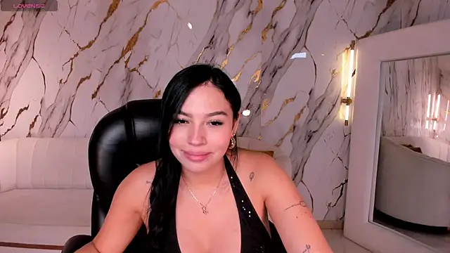MollyJones  online show from June 6, 7:20 pm