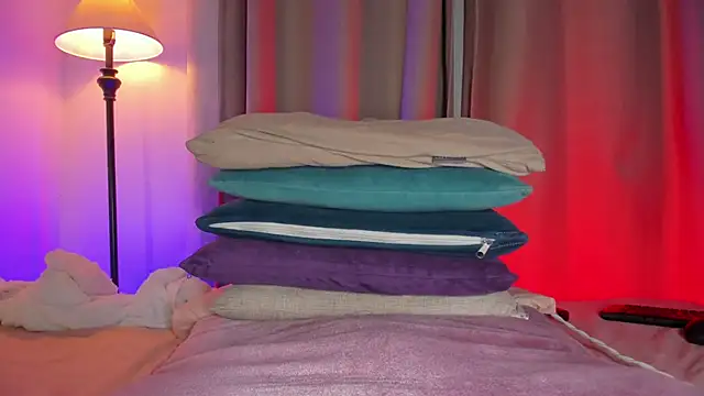 Snapshot of hot_booty_ chatting on October 21, 10:14 pm hot booty  online show from October 21, 10:14 pm