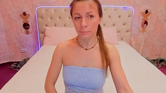 MirandaHobbs online show from February 16, 7:03 pm