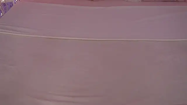 Snapshot of MirandaHobbs chatting on October 14, 7:22 am MirandaHobbs online show from October 14, 7:22 am