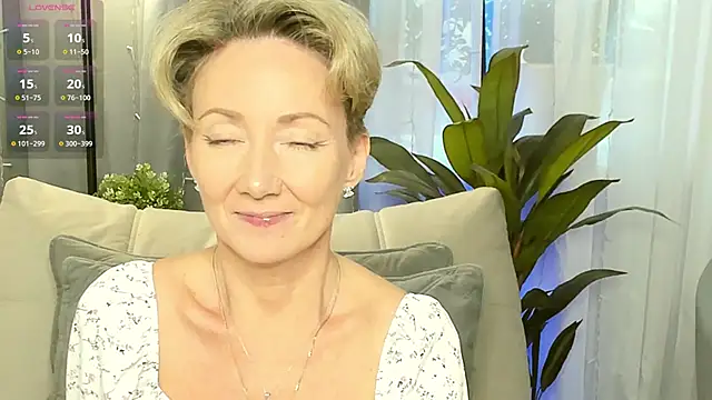 Snapshot of AkexandraFix chatting on September 29, 12:54 pm AkexandraFix online show from September 29, 12:54 pm