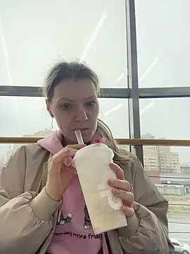 MaryHiggins online show from April 3, 9:29 am