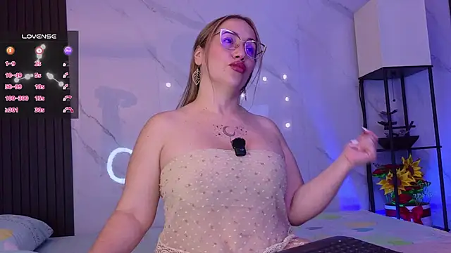 hotpawgmilf online show from June 14, 12:30 am