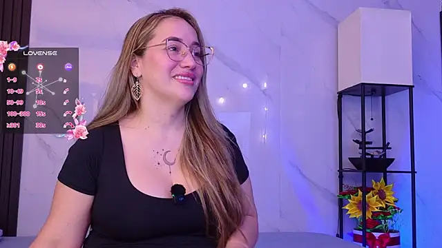 hotpawgmilf online show from July 10, 5:30 am