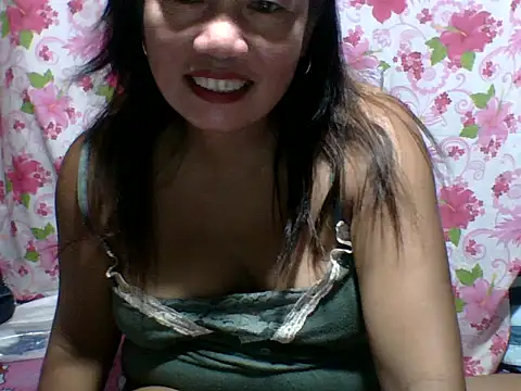 Snapshot of pinaySandra chatting on October 3, 6:57 pm pinaySandra online show from October 3, 6:57 pm