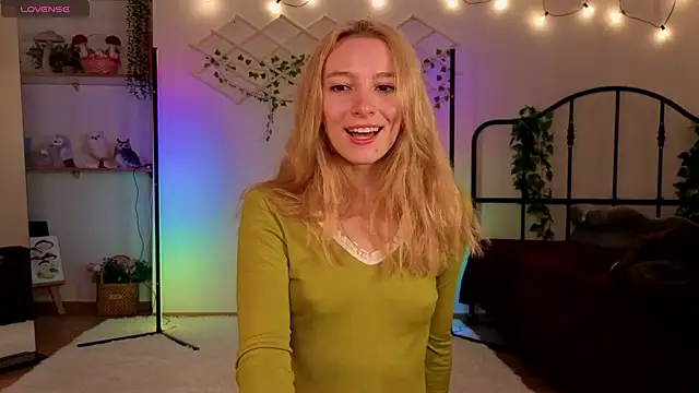berrry girl online show from May 29, 5:27 am
