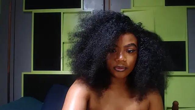 Snapshot of SexyAssDivaxxx chatting on October 4, 6:19 am SexyAssDivaxxx online show from October 4, 6:19 am