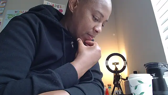 HoneyDripHer online show from October 29, 8:00 pm