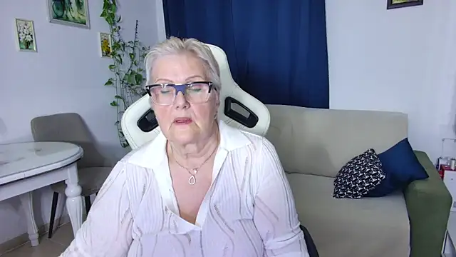 Selenna57 online show from April 9, 5:29 pm