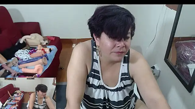 Snapshot of angelitolove727 chatting on October 9, 4:16 am angelitolove727 online show from October 9, 4:16 am