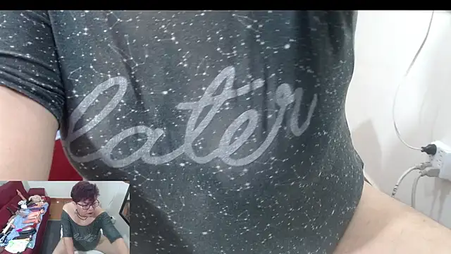 Snapshot of angelitolove727 chatting on October 17, 2:04 am angelitolove727 online show from October 17, 2:04 am